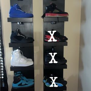 Addias. Jordan. All fairly woren in decent shape!